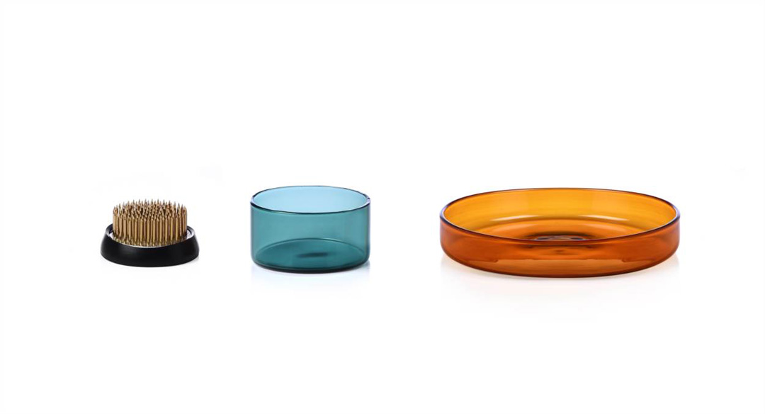 KENZAN - SET PETROL GREEN TRAY6,5+AMBER TRAY13+BRASS FLOWER FROG 5CM 09313190